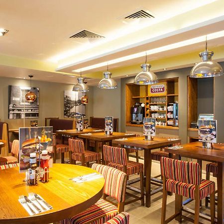 Premier Inn London Hackney ภายนอก รูปภาพ